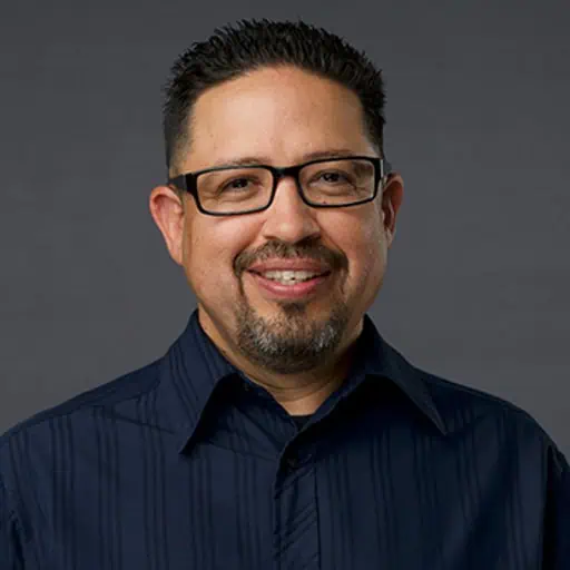 lik Photos Employee – Sergio Cazares